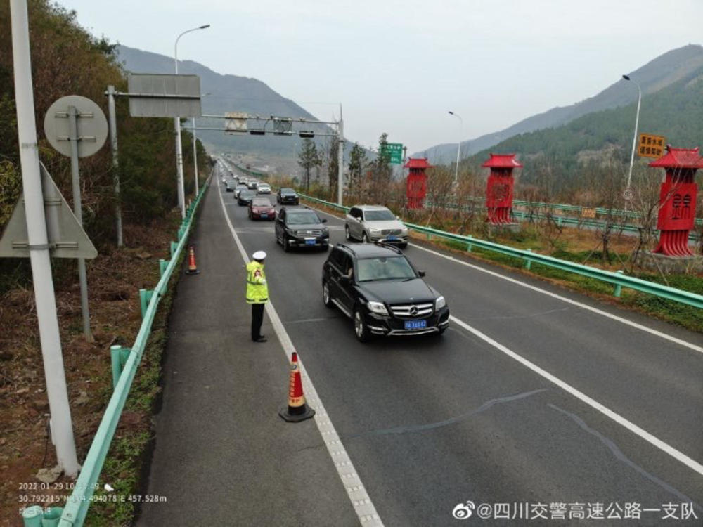 環蓉高速實時路況成南成雅成巴成綿等高速出蓉方向車流量較大