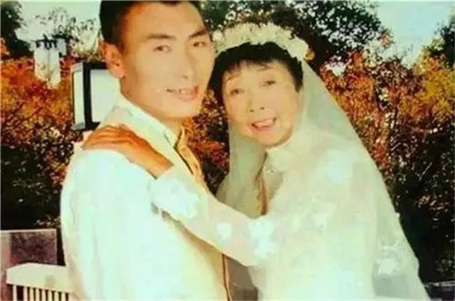 馬玉琴嫁給徒弟李玉成為愛整容相伴二十年因無子哭求離婚