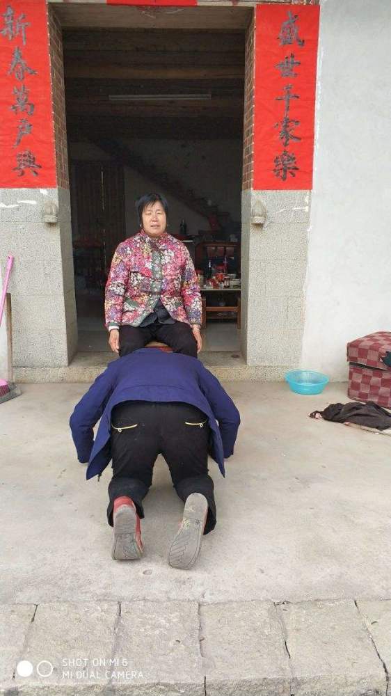 过年给长辈磕头应该磕几个碗 - 实验室设备网