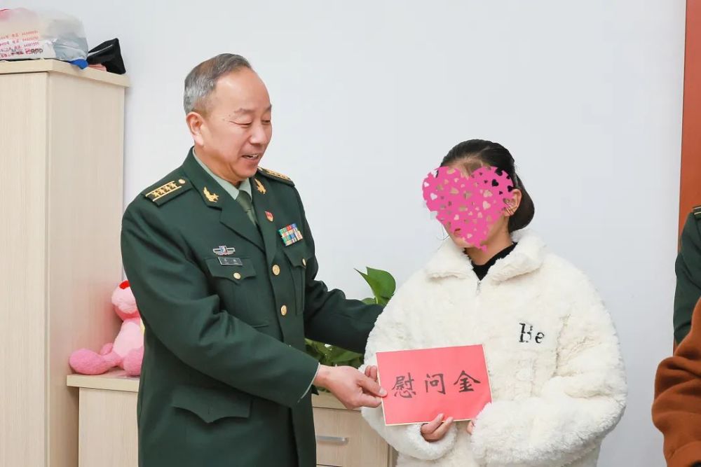 泰州市委常委,泰州军分区司令员廖鹏,靖江市委常委,靖江市人武部部长