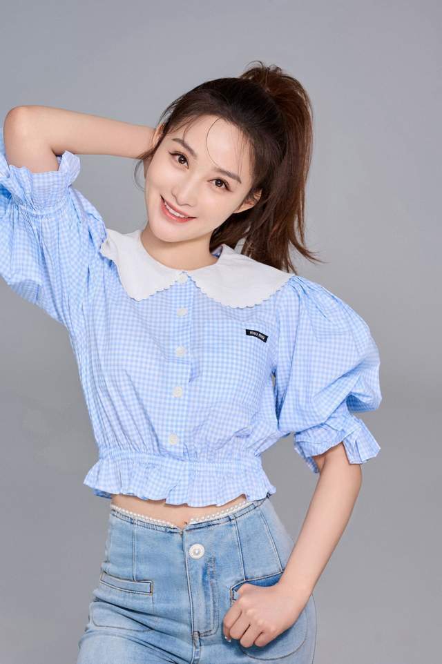 孙嘉璐大冬天吃冰淇淋勇气可嘉批发的发饰亮了