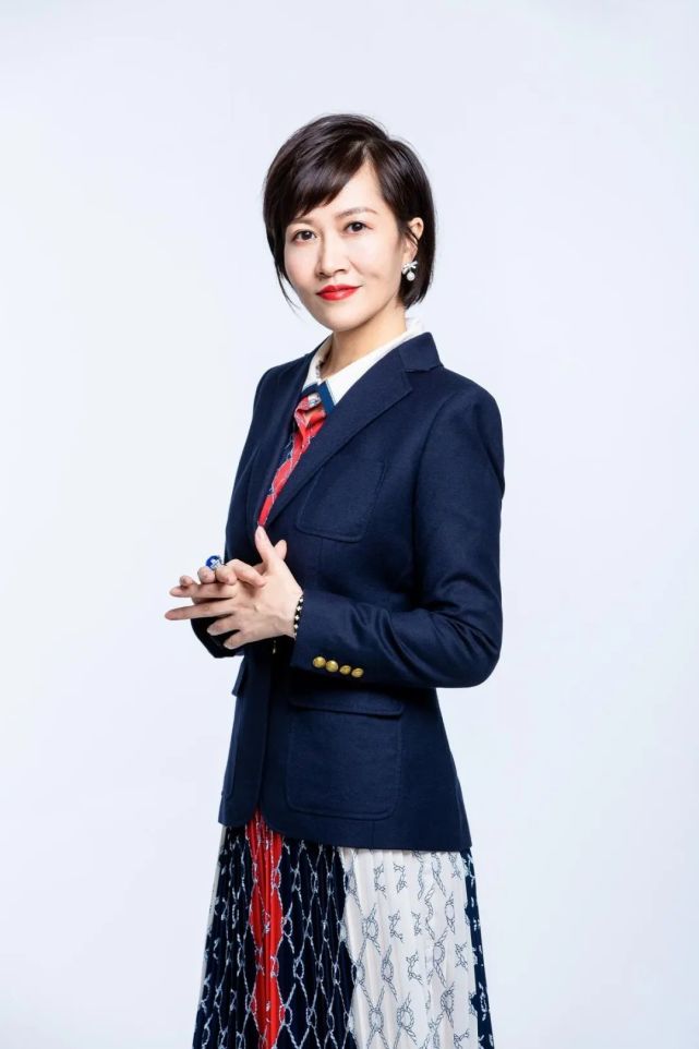 浙江之声主播方雨荣获"百个优秀网络正能量建设者"称号_腾讯新闻