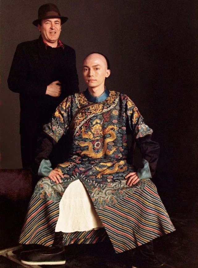 一代男神尊龙,全球最美50人之一,他不知来处,是个可怜的孤儿