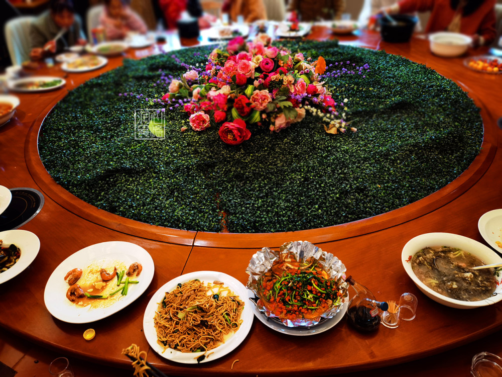 公司春节放假,老板安排尾牙宴,18道菜花了2759元,都有哪些菜?