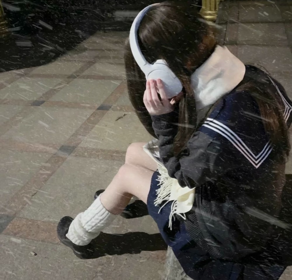 好看不露脸部位女生头像