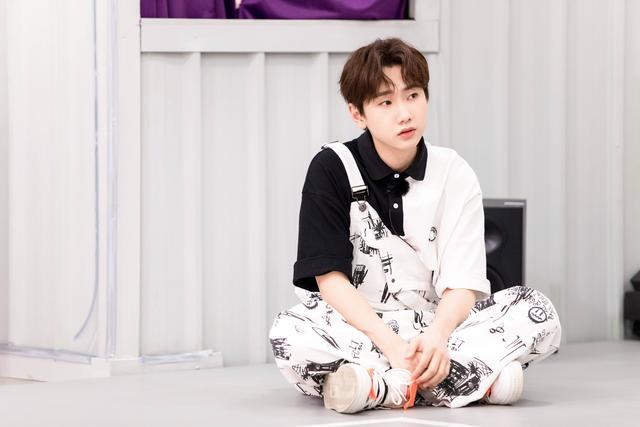 宝藏男孩汪苏泷曾用一首歌碾压周杰伦为何被嘲过气歌手