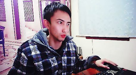 主播耀扬,身上一直都背负着不小的争议,喜欢他的观众认为,耀扬在个人