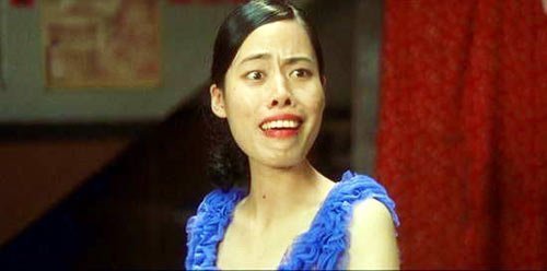 打开腾讯新闻,查看更多图片 >某女贼眉鼠眼,一口黄牙,却不知什么原因