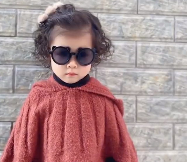 网友们看到这个外公主动带孩子去改造发型纷纷表示外公走在了时尚前沿