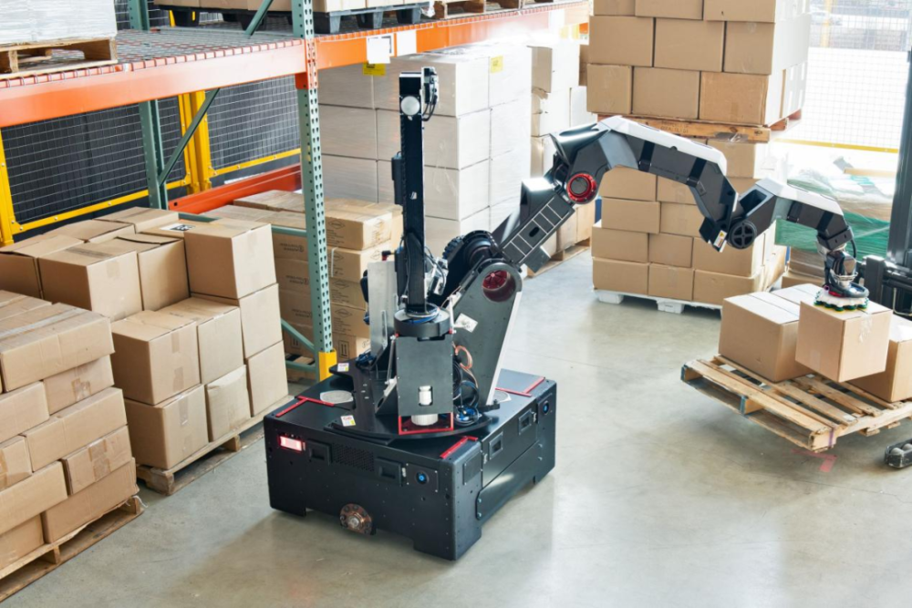 波士顿动力Stretch机器人迎来首次商业化，将执行仓储物流等任务26个字母大小写木棍体