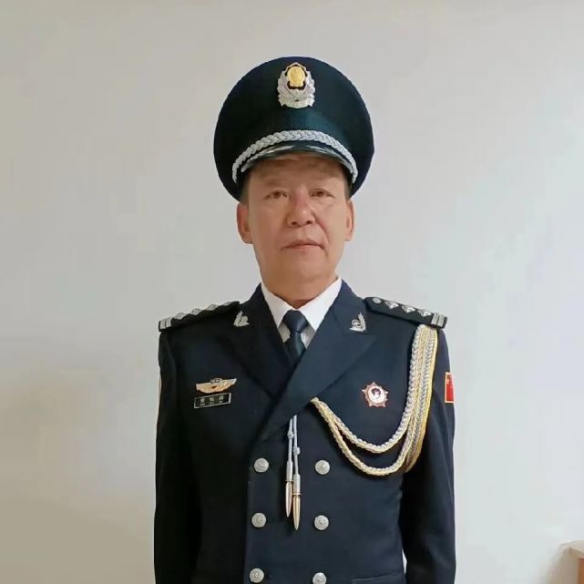 春运座谈结束,老警长倒在了回警务区的路上|春运|董钦威|陶宝玉