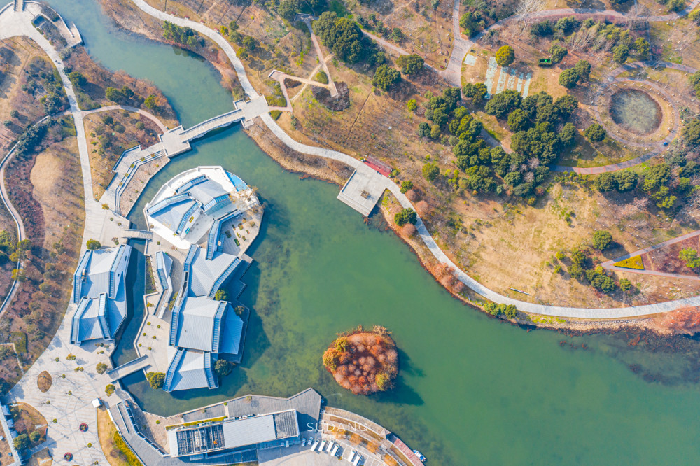 打卡东太湖苏州吴江区太有钱了2020年吴江区gdp突破2000亿元