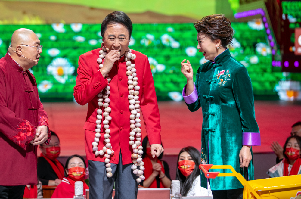 2022辽视春晚今晚开播冯巩啃大蒜宋小宝自黑式提问