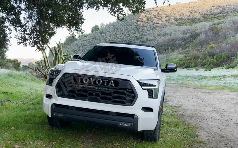 陆巡大哥亮相全新一代丰田红杉实拍造型霸气搭载v6混动