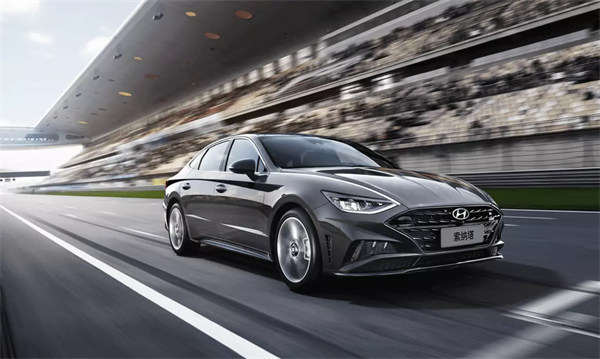 B級車油耗榜 日系倒下去了 大衆竟然霸占前2名 本田還跌出前十 天天看點