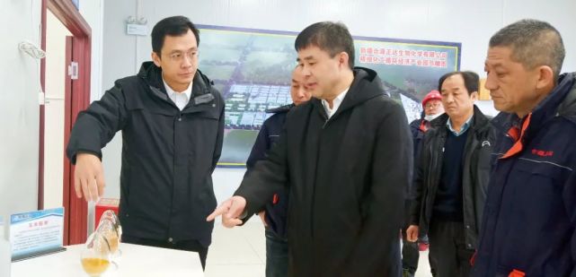 1月29日,七师胡杨河市党委常委,副师长郇恒赛和师市应急管理局一行