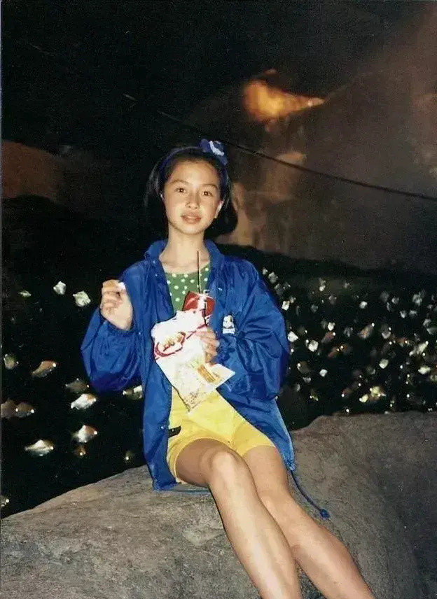 杨颖小时候的照片11岁图片