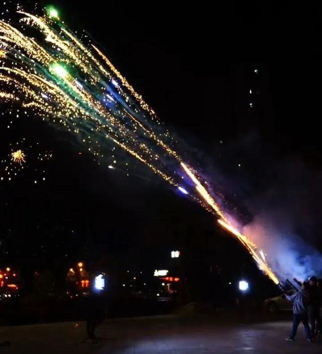 "加特林"烟花燃放不当后果很严重!
