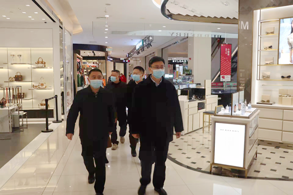 绵阳市委常委黄朝阳带队赴各大商超进行节前安全检查