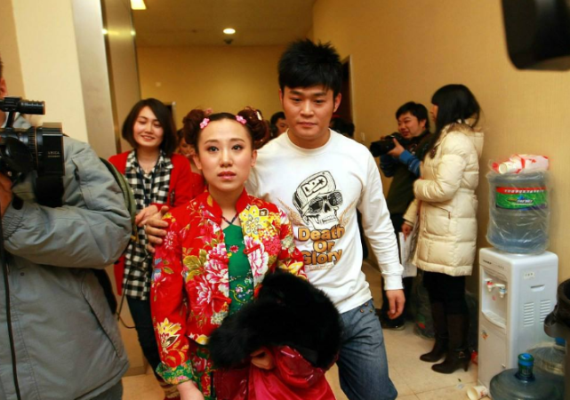 赵本山弟子霍云龙与梦迪离婚,去年已再婚,二婚娇妻比他小11岁