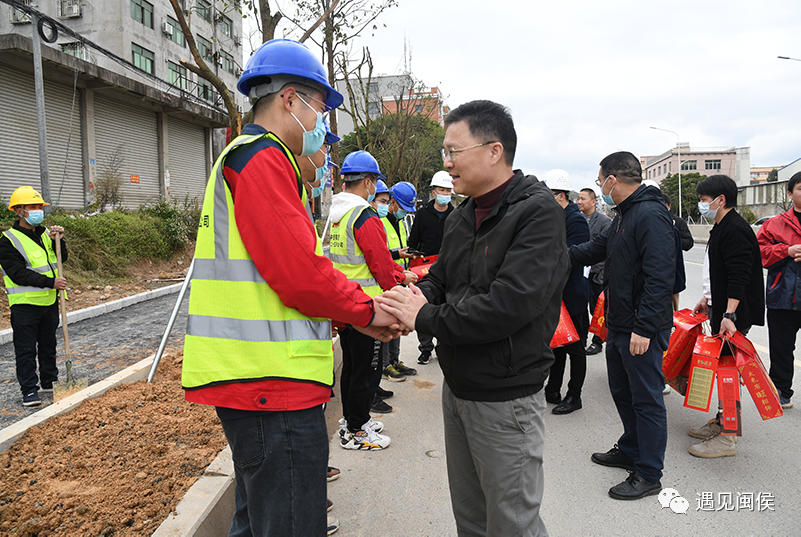 王建生一行實地察看祥謙鎮肖家道集中隔離點,南通文山至祥謙蘭圃村段