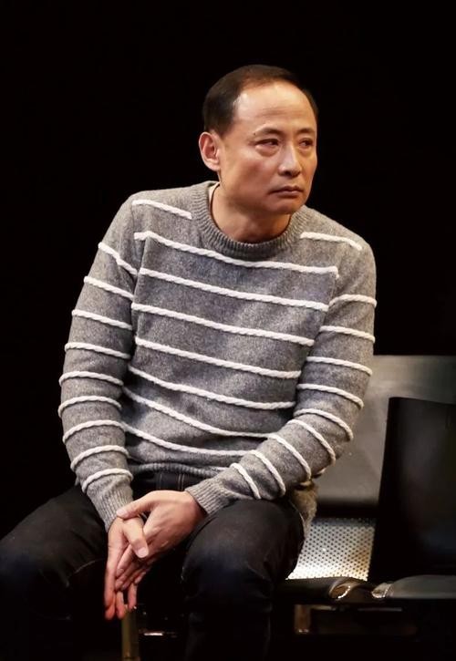 演员周野芒娶成名已久的奚美娟生下孩子立马离婚现在情况怎样