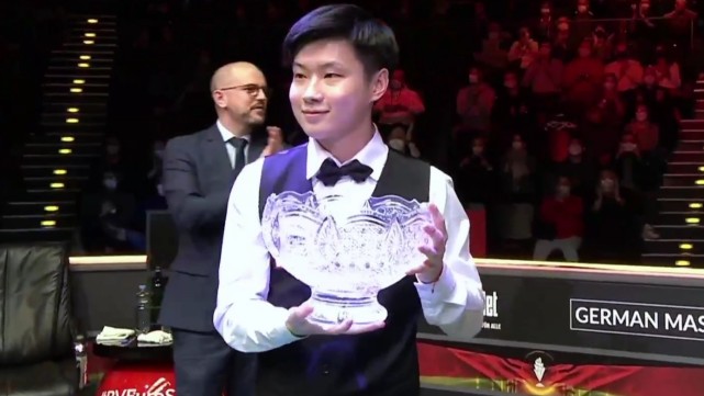 赵心童9-0横扫颜丙涛夺冠追平罗伯逊昔日纪录!