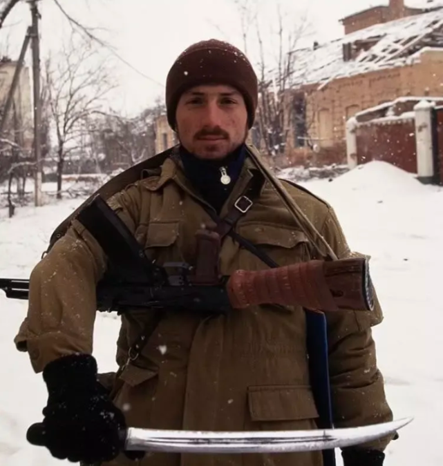 这就是鼎鼎大名的斩首刀,让俄罗斯士兵恐惧不已|俄罗斯_历史|车臣