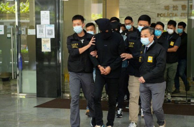 安以轩将和娘家人一起过年,老公已转移至监狱关押,等候警方提审
