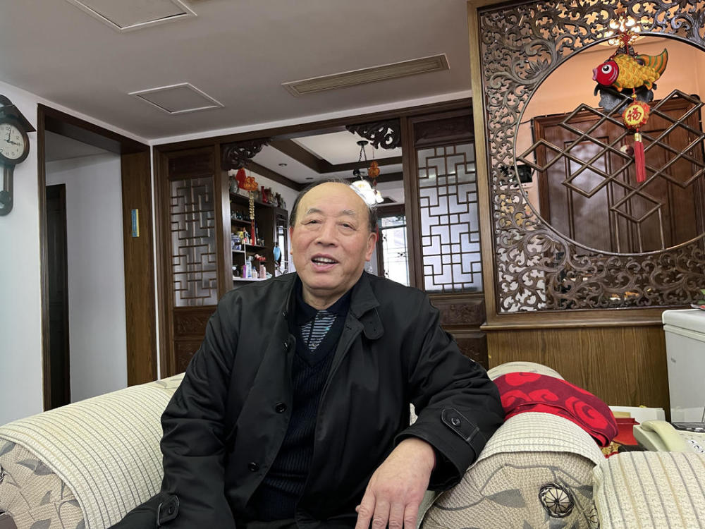 张永荣笑对人生画出精彩