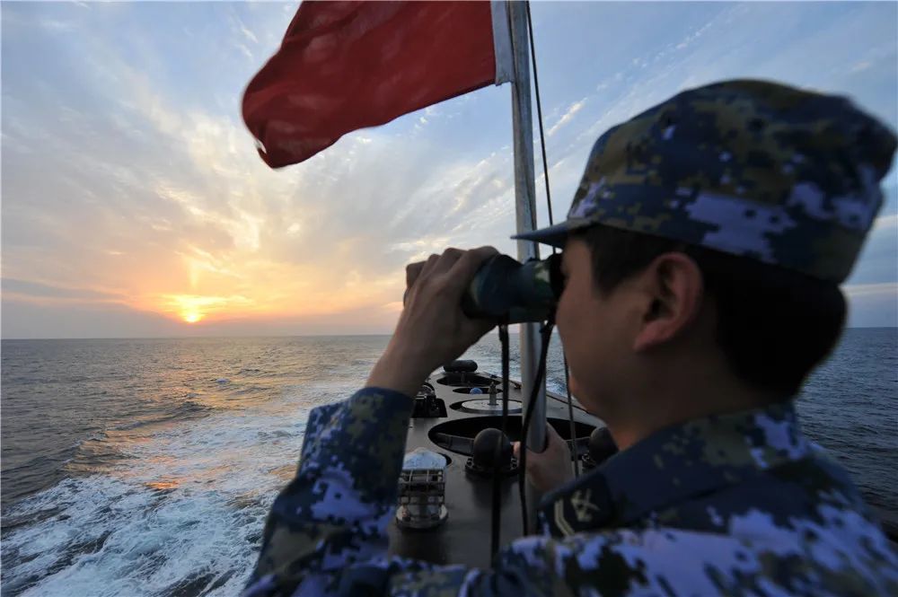 除夕夜，人民海军为你守岁外国网友评论中俄伊朗军演