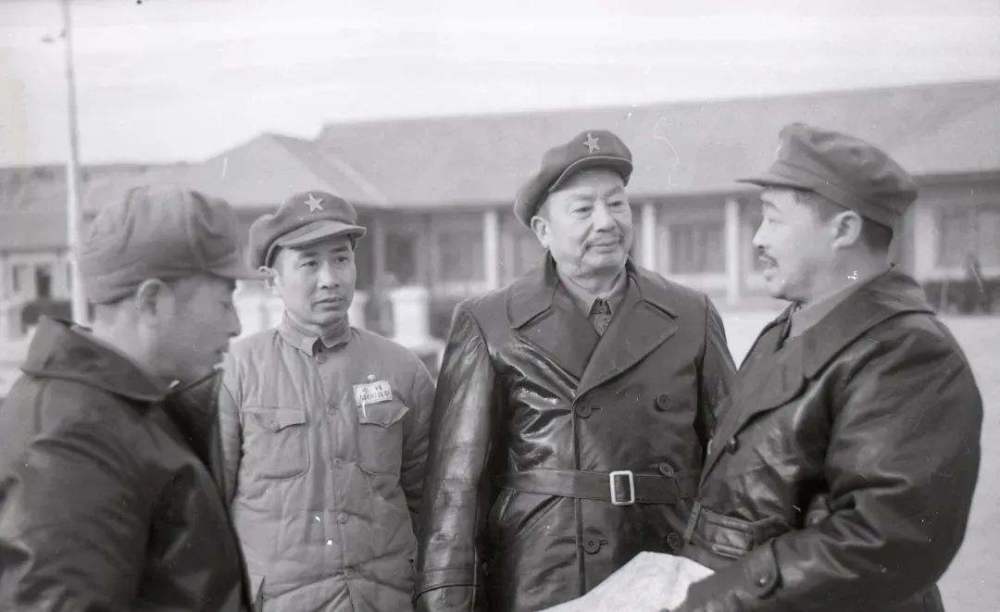 1937年10月八路军任命六大旅政委他们后来都是什么军衔