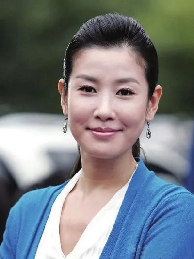 燕姬是由当时大热的韩国女演员李泰兰扮演,中国观众应该对她很熟悉