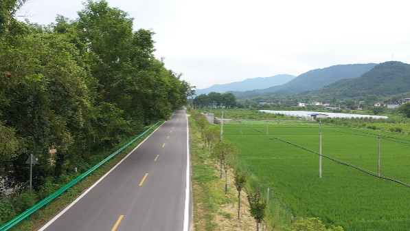 罗田县农村公路铺就山区群众幸福坦途