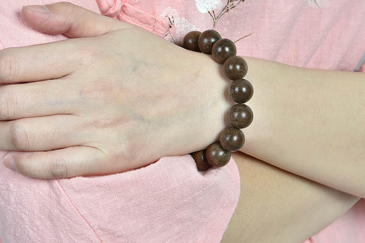 解锁腕间雅致魅力沉香手串该如何挑选