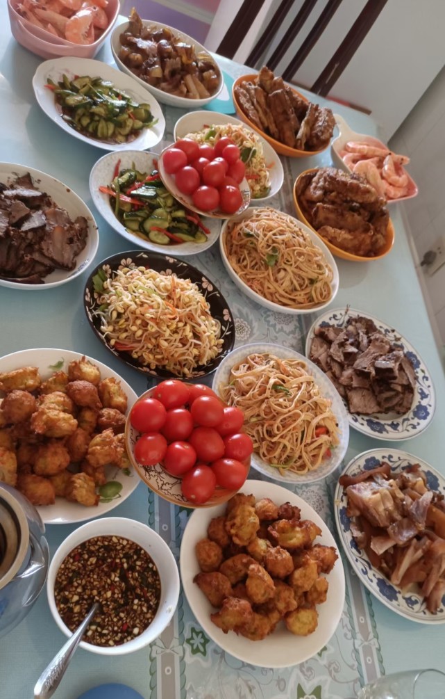 天南地北年夜饭都是团圆的味道组图