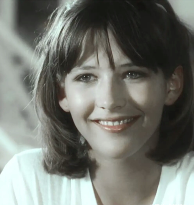 惊艳岁月的苏菲玛索:未婚生下2个儿女,55岁眼神清澈却美人迟暮