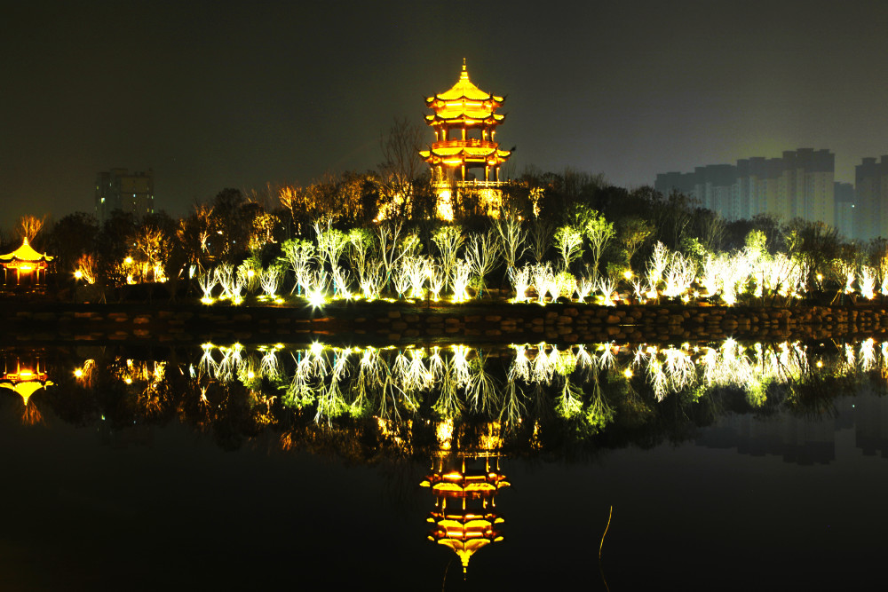 灯火阑珊里的东明