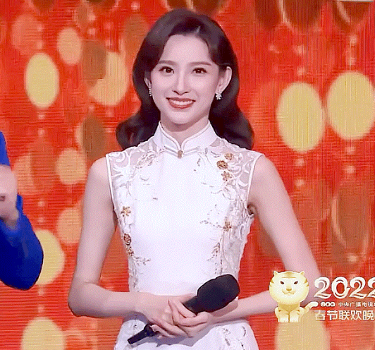 马凡舒:大一时期首登春晚,28岁凭春晚主持人成功出圈