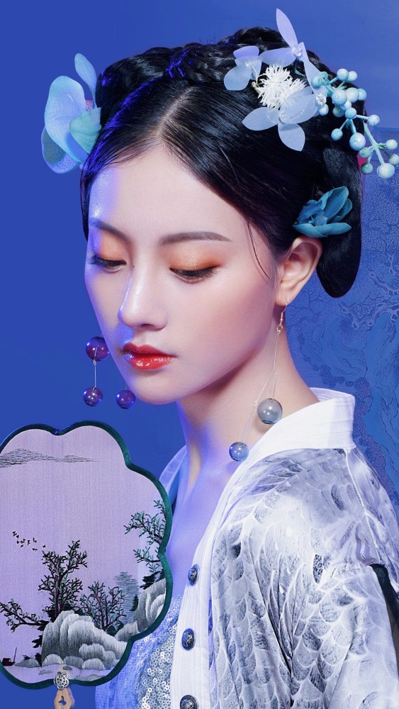 只要妆容对了,她的古装适配度就高了!