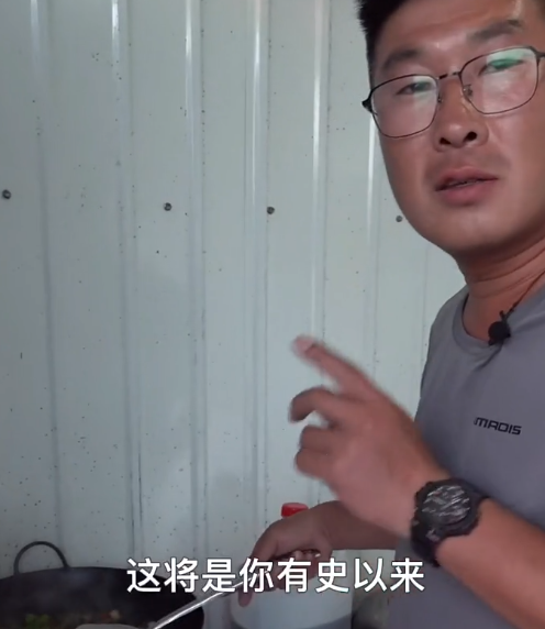 李大毛杨永财闹翻之后,杨永财在视频感慨:师傅,金龙才是最大赢家