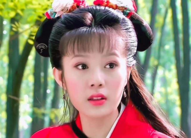 阿青的剑法很强?无需剑魔,杨过都能赢她,她闯王宫时已暴露弱点