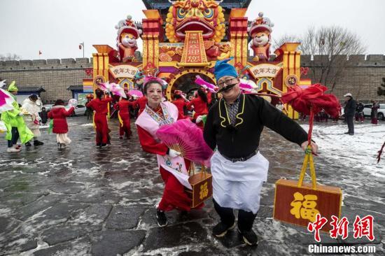 红红火火各地花式过大年黄金藕片