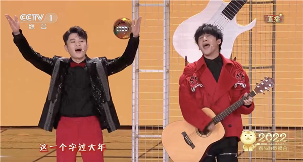 王勉搭档大张伟登上央视春晚脱口秀的路走宽了