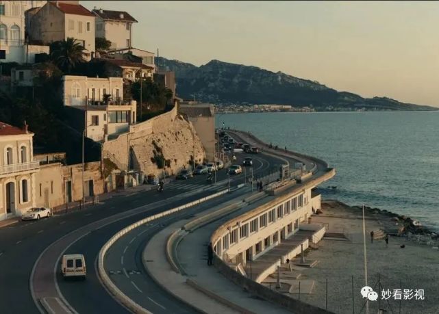 马特达蒙专心冲奖作品静水城