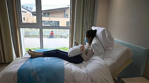 美国运动员晒北京冬奥村的床8个模式的智能床到底有多舒服