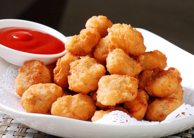 无需油炸的香酥鸡米花,搭配芝麻蛋卷真解馋,孩子爱吃的辅食美味