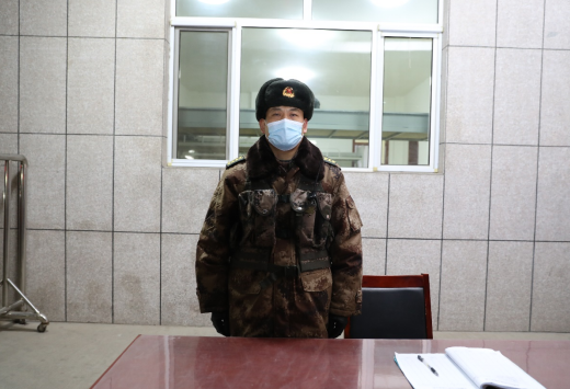 除夕夜将军带头走上哨位