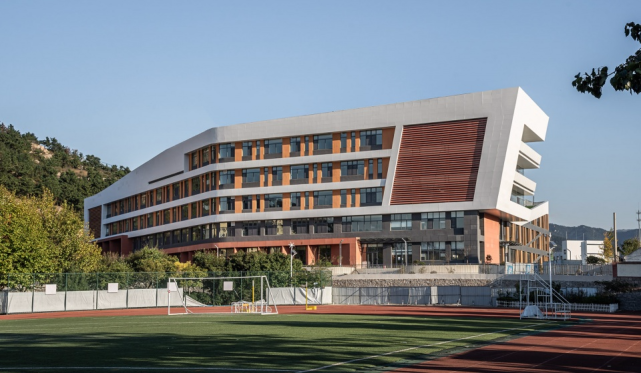中小学建筑设计:山东青岛北宅小学/案例