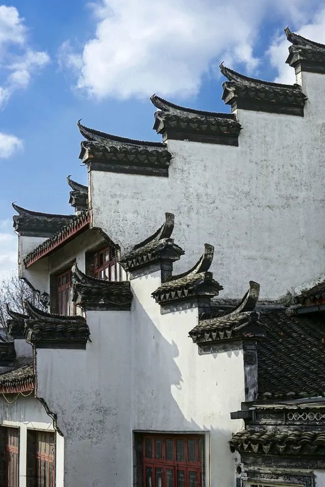 墙壁沉默不语,却往往诉说着最动人的故事,见证着最悠久的家国历史.